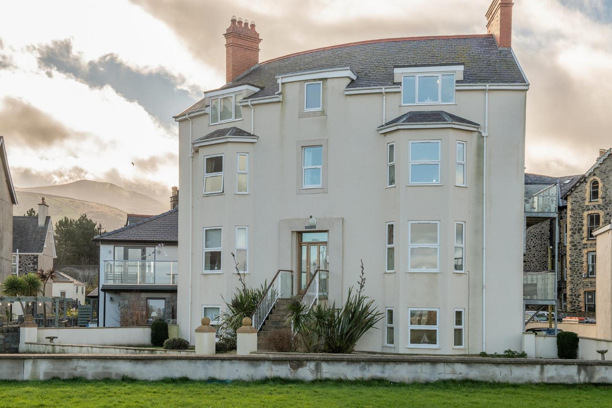 Orme View Apartment Llanfairfechan Exterior photo